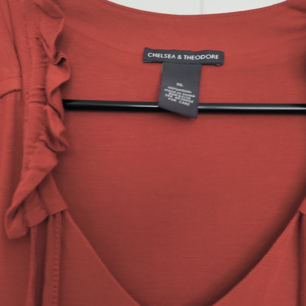 Woman's sleeveless top